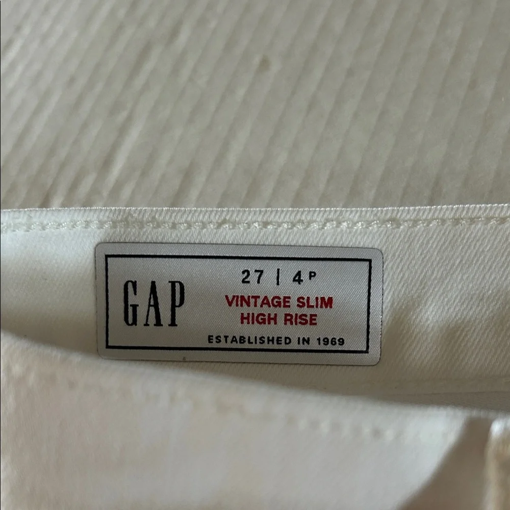 GAP Women’s White Straight Leg Petite - Picture 2 of 6